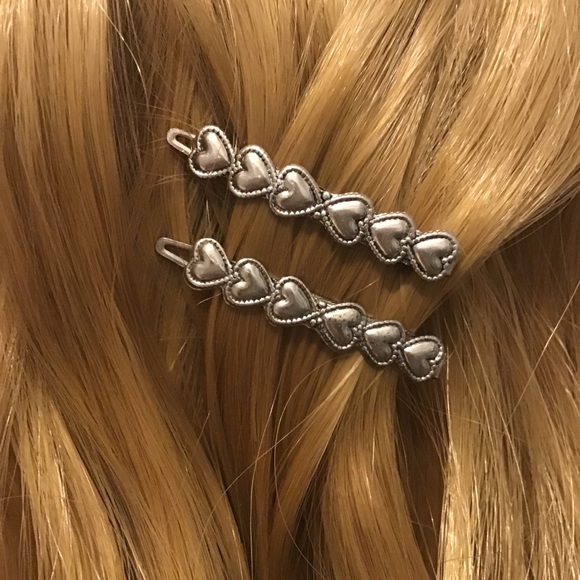 Accessories - Vintage 90’s Heart Link Hair Barrettes